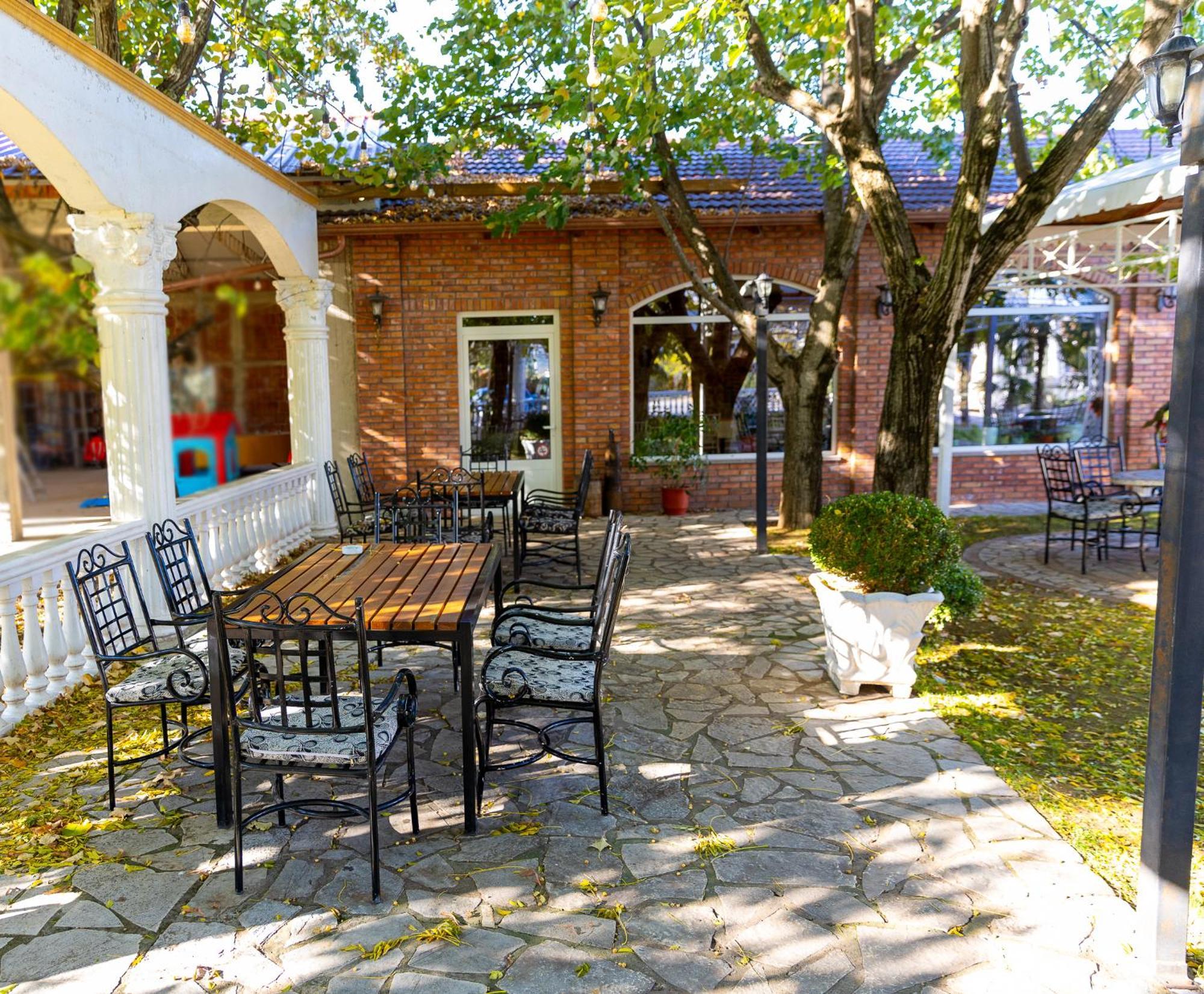 Hotel Paradise Shkodër 외부 사진