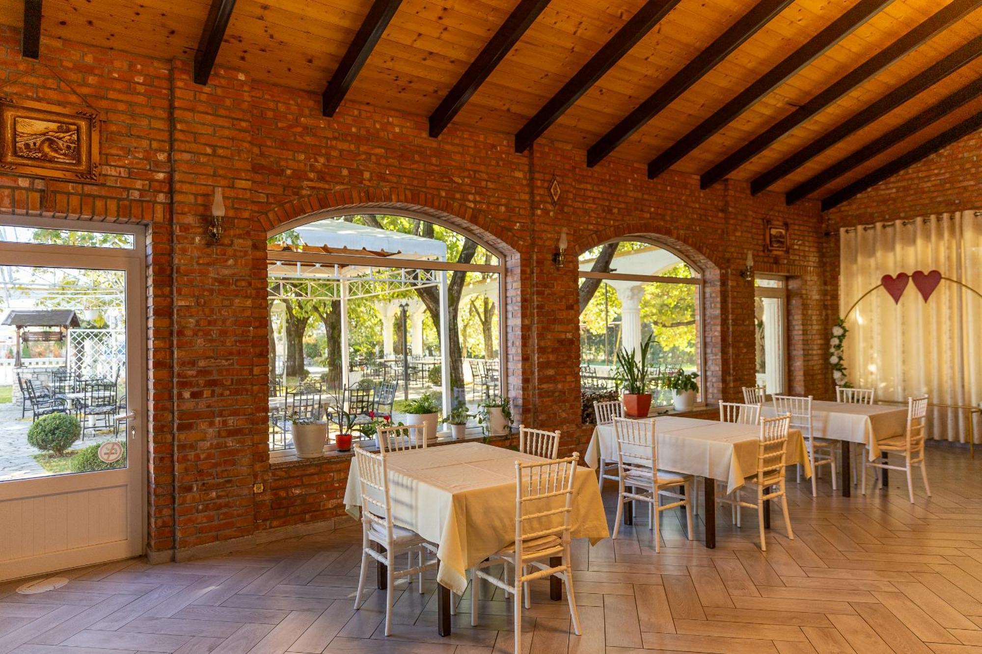 Hotel Paradise Shkodër 외부 사진